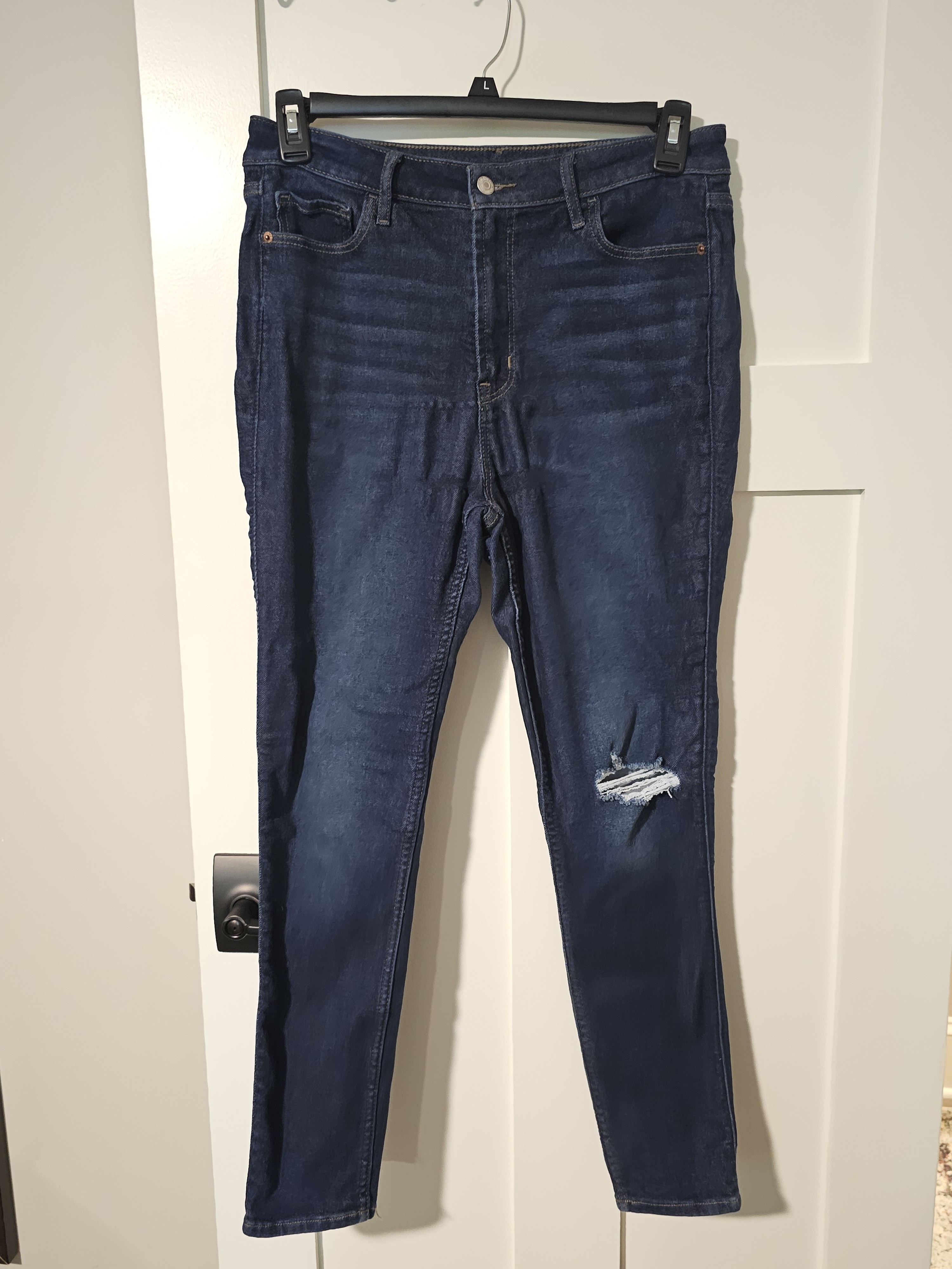 Old Navy Women's Dark Blue Skinny Jeans With Knee Distress